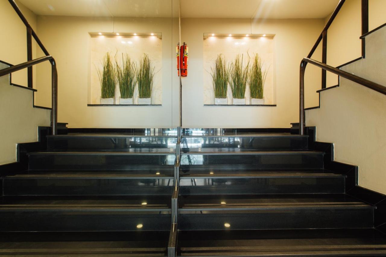 Seasons Siam Hotel Bangkok Dış mekan fotoğraf